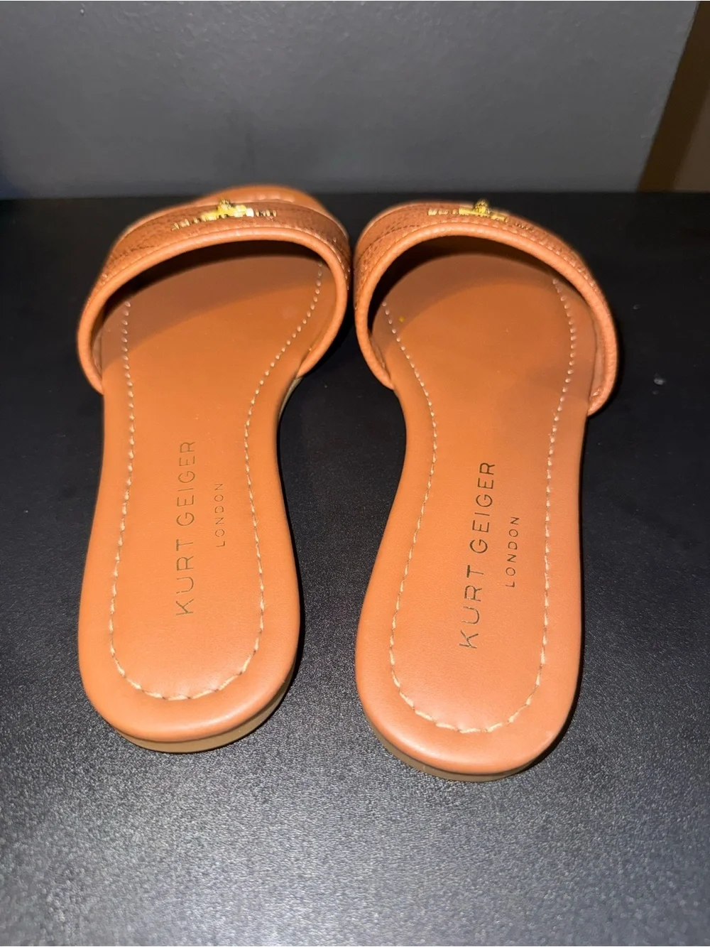 NWOT Kurt Geiger Greenwich Leather Slide Sandals Tan Camel Sz 9 / 40